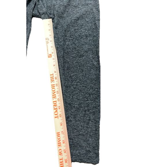 Beyond Yoga High Rise Legging Heathered Gray Women's M Capri length 20.5 Inseam - Picture 2 of 7
